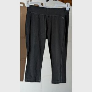 Danskin Now Fitted Black Capri Cropped Yoga Leggings Activewear Athletic Small